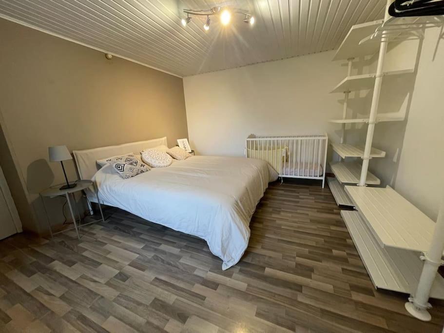 Charmante Maison De Vacances Vaux-sur-Sure المظهر الخارجي الصورة
